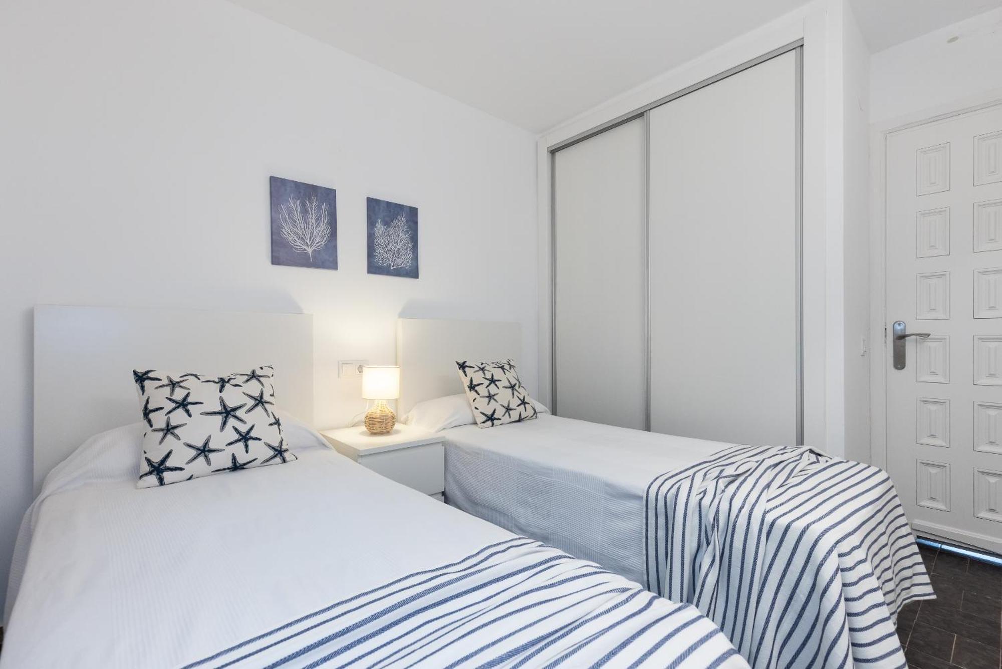 Uhc Dms Family Apartments Cambrils Bilik gambar