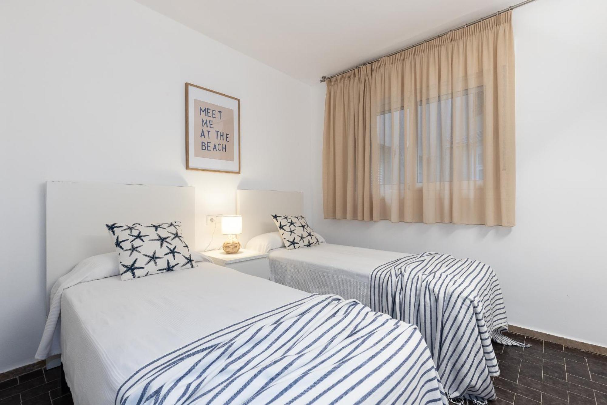 Uhc Dms Family Apartments Cambrils Bilik gambar