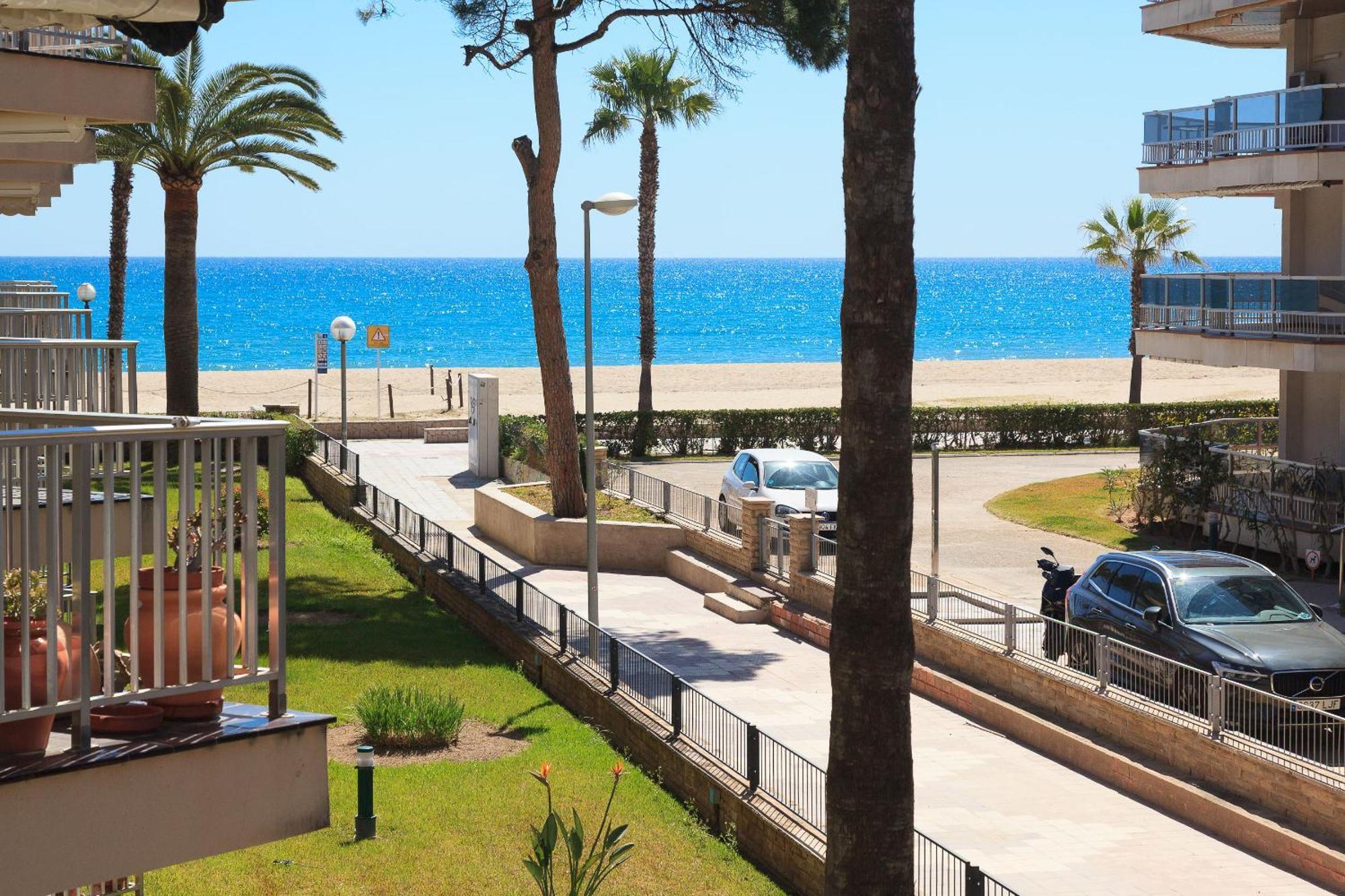 Uhc Dms Family Apartments Cambrils Bilik gambar